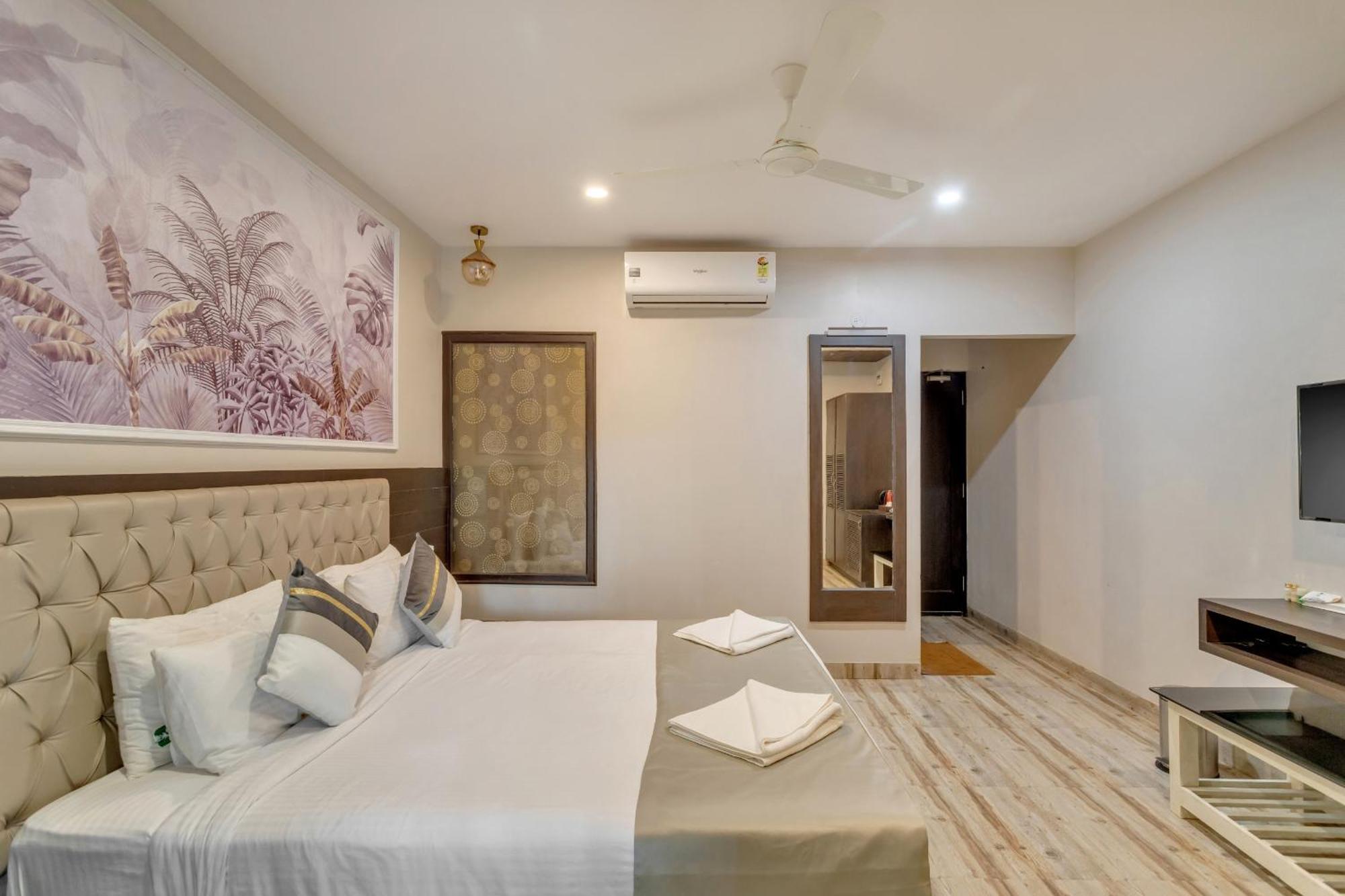 Skon Morjim Beach Resort By Orion Hotels Gamle Goa Eksteriør billede