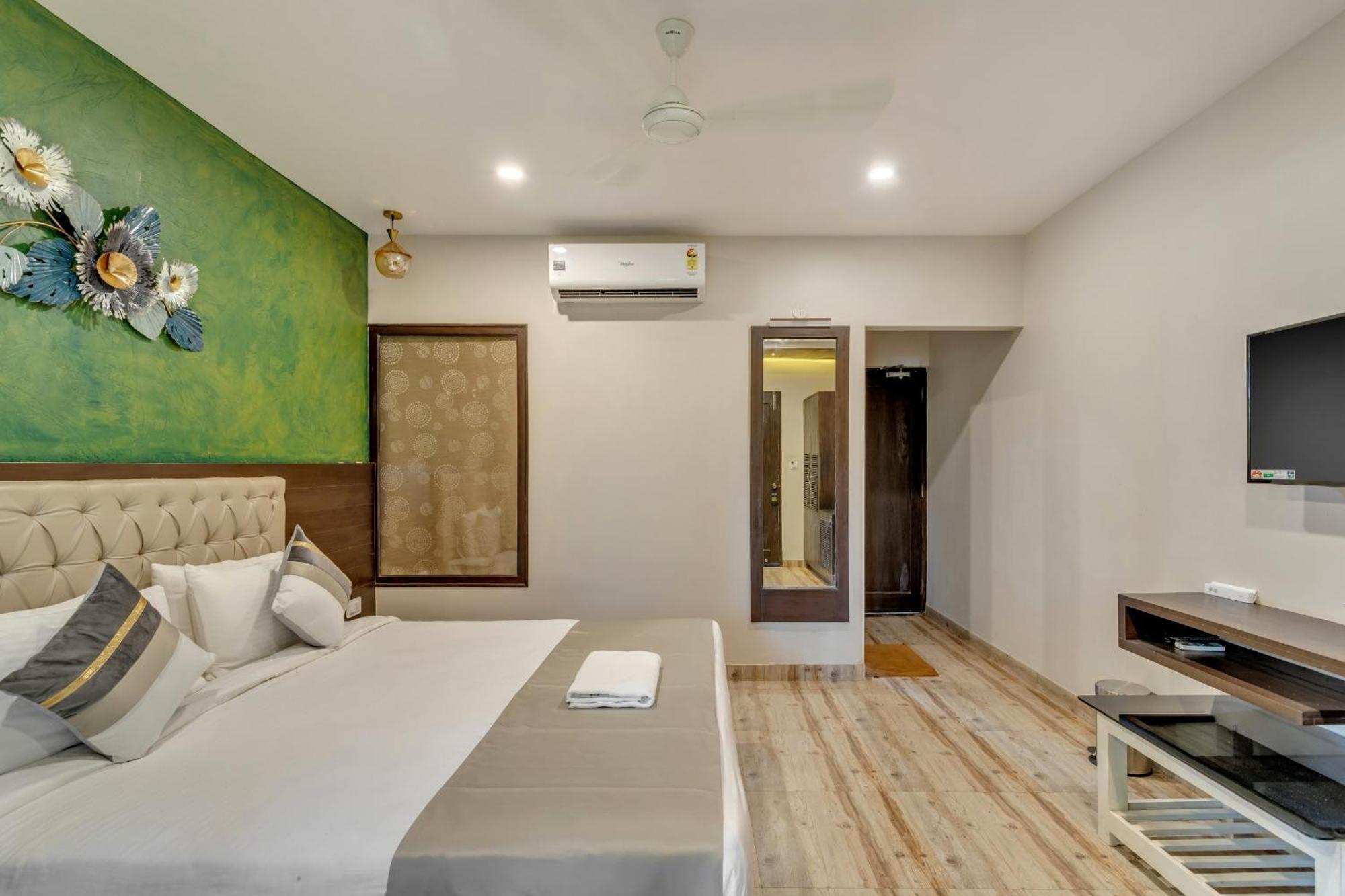 Skon Morjim Beach Resort By Orion Hotels Gamle Goa Eksteriør billede